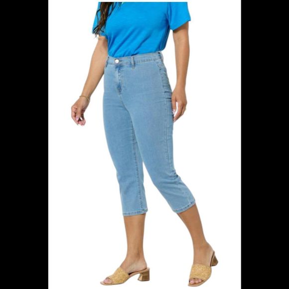 DG2 Women's Effortless Stretch Denim Tri-Fit Capri Chambray - Petite - Picture 1 of 1